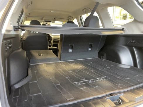 Used 2019 Subaru Forester 2.5I AWD w/ Alloy Wheel Package image 19