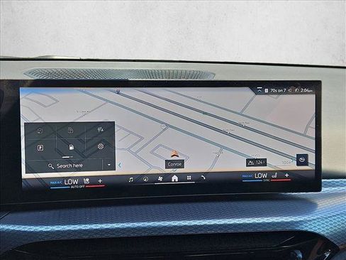 Used 2025 BMW 330i xDrive Sedan AWD/4WD image 13