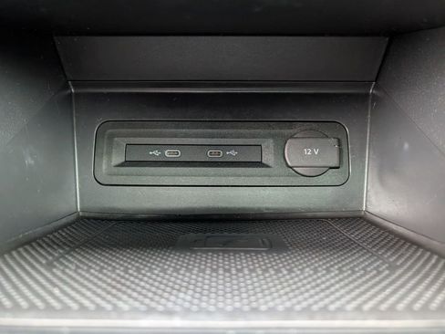 Used 2021 Volkswagen Atlas SE image 31