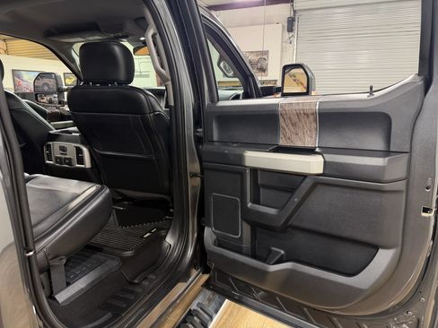 Used 2019 Ford F250 Lariat w/ Lariat Ultimate Package AWD/4WD image 17