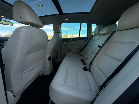 Used 2016 Volkswagen Tiguan SE image 7