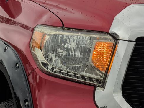 Used 2015 Toyota Tundra SR5 w/ TRD Off Road Package AWD/4WD image 41