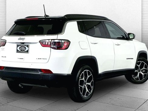 Used 2025 Jeep Compass Limited image 13