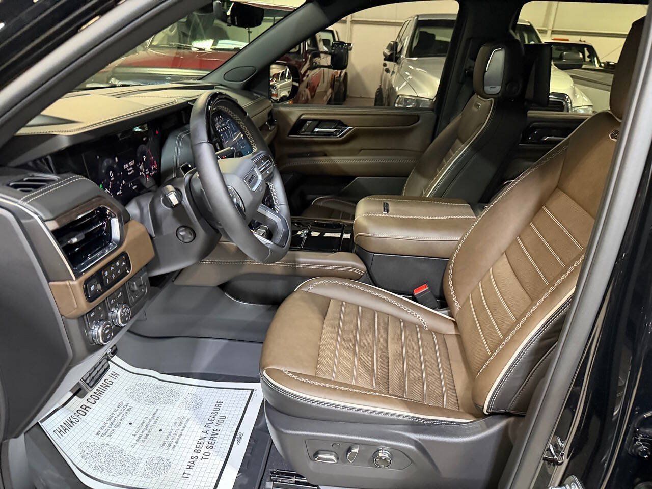Used 2026 GMC Yukon Denali Ultimate w/ LPO, Floor Liner Package AWD/4WD image 17