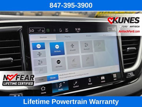 Used 2024 Chrysler Pacifica Touring-L FWD image 45