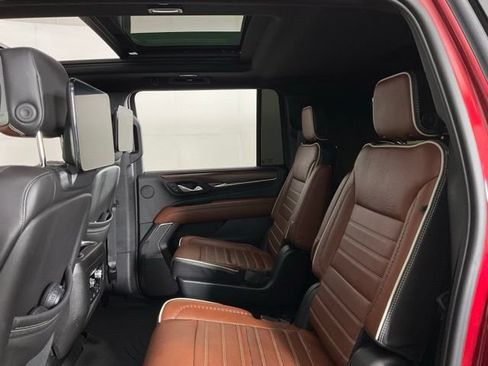 Used 2023 GMC Yukon XL Denali Ultimate AWD/4WD image 39