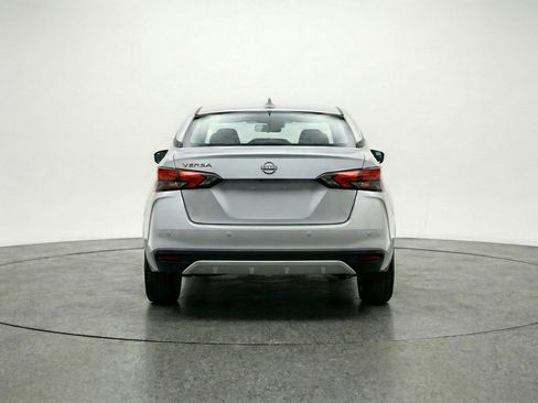 Used 2025 Nissan Versa SV FWD image 7