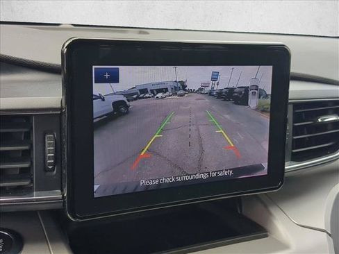 Used 2021 Ford Explorer XLT w/ Equipment Group 202A AWD/4WD image 13