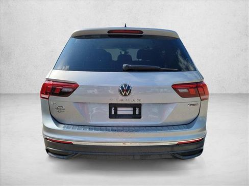 Used 2022 Volkswagen Tiguan SE AWD/4WD image 6