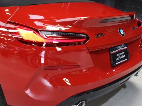 Used 2022 BMW Z4 sDrive30i w/ Driving Assistance Package image 12