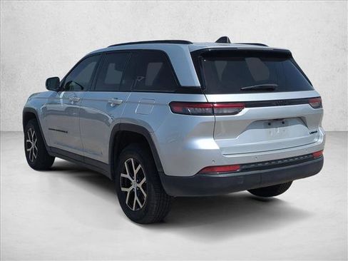 Used 2024 Jeep Grand Cherokee Limited w/ Black Appearance Package image 7