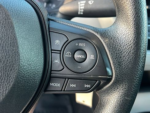 Certified 2023 Toyota Corolla LE image 14