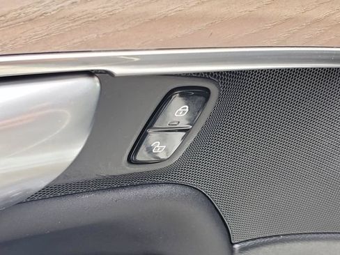 Certified 2025 Volvo XC90 B5 Plus AWD/4WD image 12