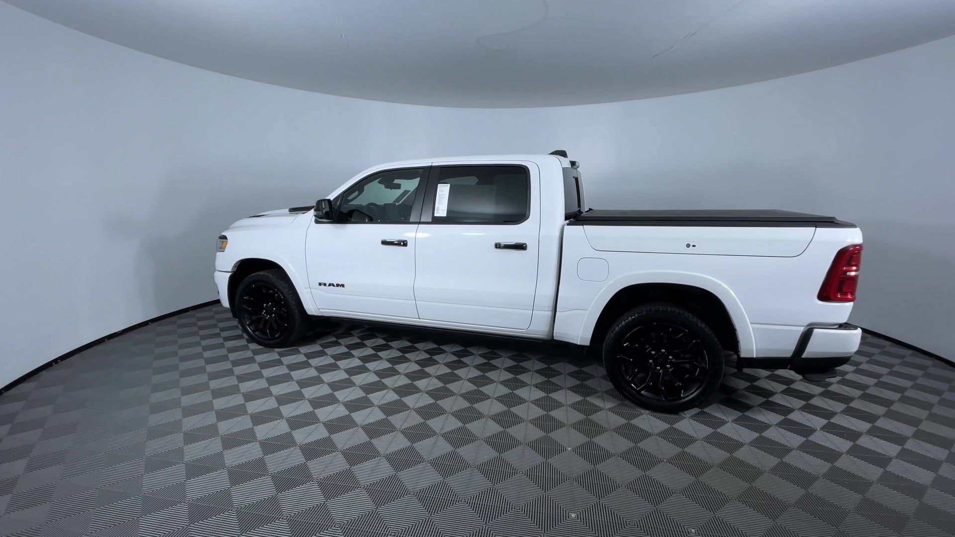 Used 2025 RAM 1500 Limited AWD/4WD image 6