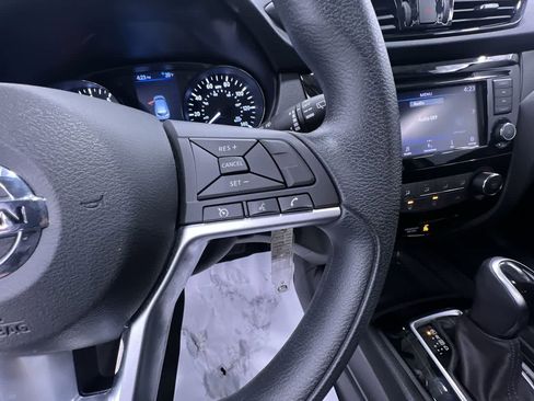 Used 2022 Nissan Rogue Sport S image 21