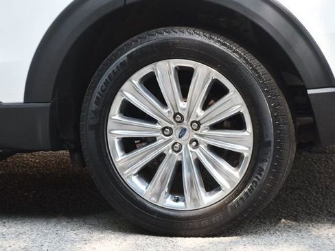 Used 2022 Ford Explorer Limited w/ Equipment Group 301A image 13