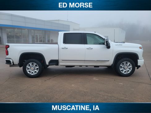 Used 2024 Chevrolet Silverado 2500 High Country w/ Technology Package image 3