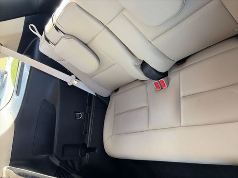 Used 2020 Ford Explorer XLT w/ Equipment Group 202A image 31