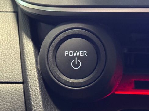 New 2026 Toyota Prius Plug-In Hybrid FWD image 24