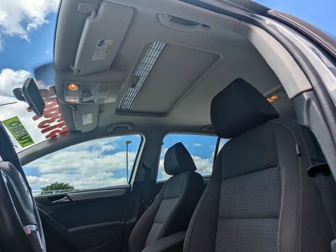 Used 2013 Volkswagen Golf TDI image 7