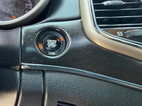 Used 2017 Jeep Grand Cherokee Limited w/ Luxury Group II AWD/4WD image 30