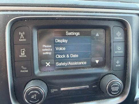 Used 2017 RAM 1500 Classic SLT AWD/4WD image 13