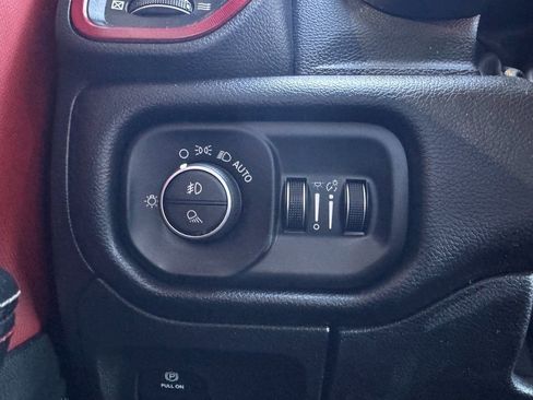 Used 2019 RAM 1500 Rebel image 15