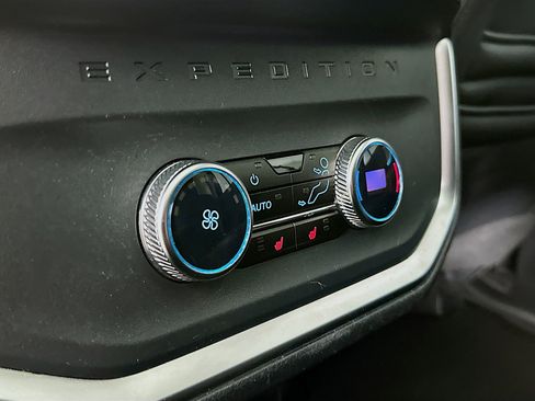 Used 2025 Ford Expedition Max Platinum image 28