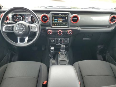 Used 2022 Jeep Wrangler Unlimited Sahara AWD/4WD image 6