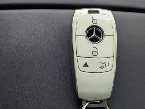 Used 2023 Mercedes-Benz Maybach GLS 600 4MATIC image 27