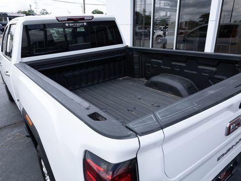 Used 2023 GMC Sierra 3500 Denali w/ Denali Ultimate Package AWD/4WD image 4