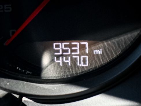 Used 2025 Porsche 718 Cayman image 22