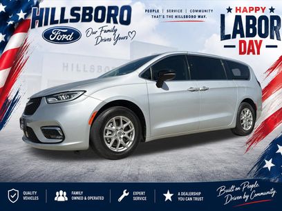 Used 2024 Chrysler Pacifica Touring-L