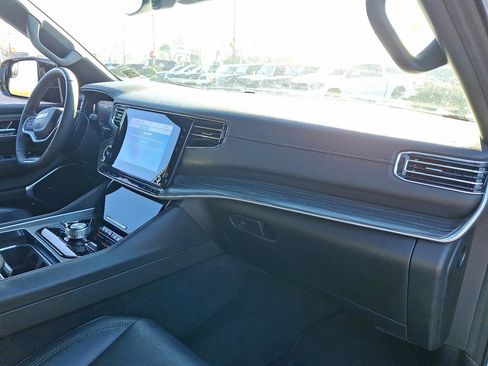 Used 2024 Jeep Wagoneer Series III image 11