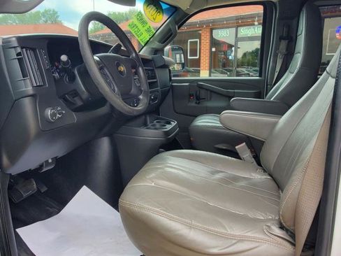 Used 2016 Chevrolet Express 2500 w/ Preferred Equipment Group RWD image 12