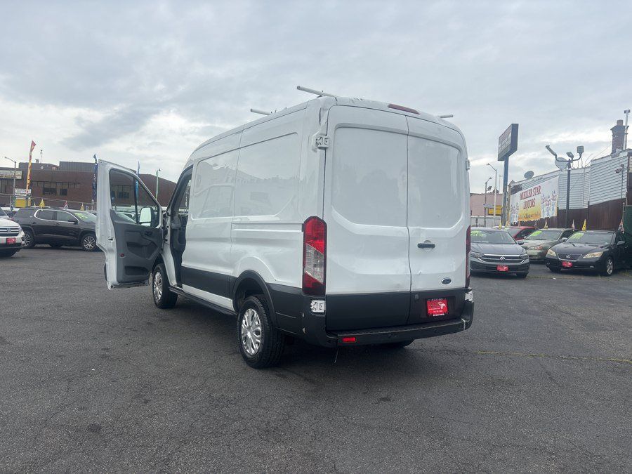 Used 2016 Ford Transit 250 130 Medium Roof w/ Exterior Upgrade Package RWD image 4