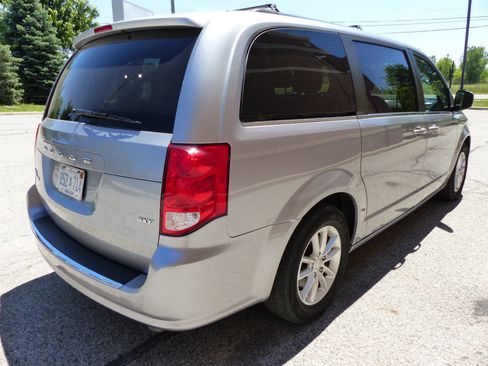 Used 2019 Dodge Grand Caravan SXT FWD image 12