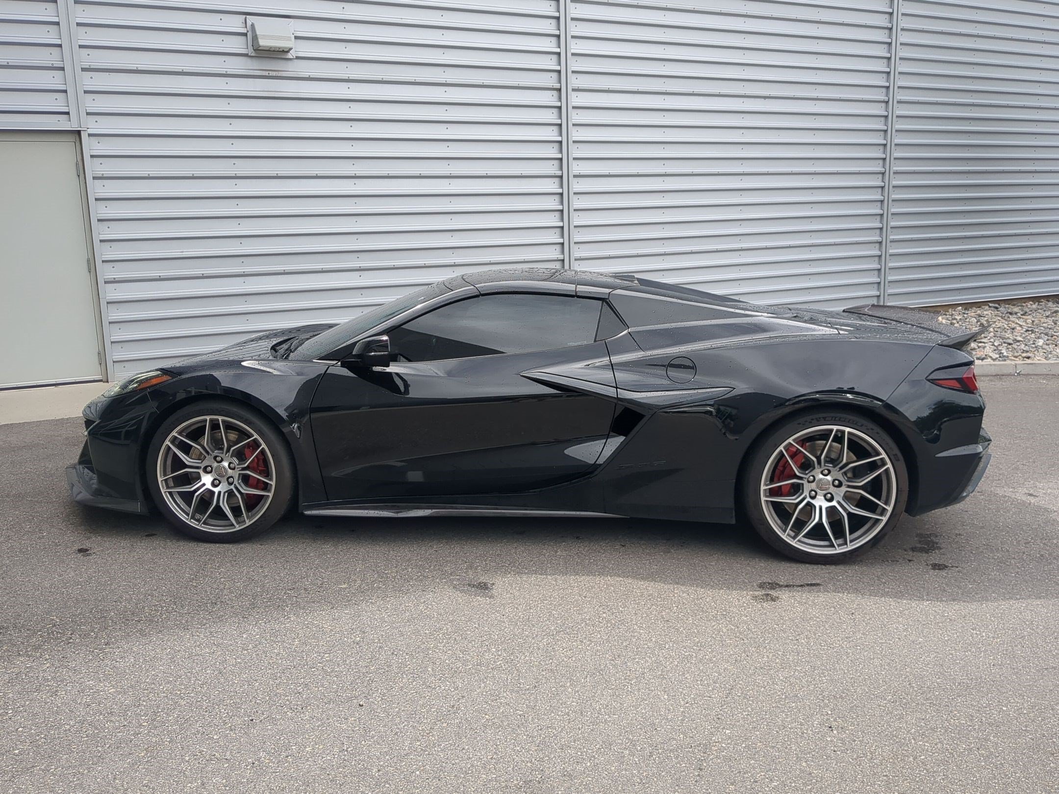 Used 2024 Chevrolet Corvette Z06 w/ Stealth Interior Trim Package RWD image 8