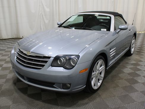 Used 2005 Chrysler Crossfire Limited image 25