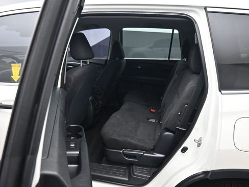 Used 2019 Honda Pilot LX image 29