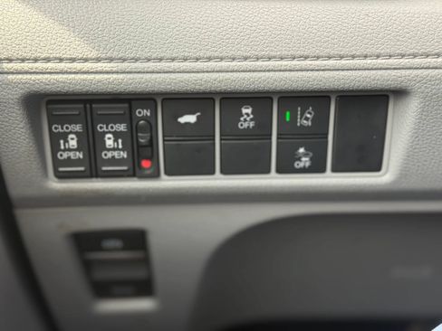 Used 2018 Honda Odyssey EX-L image 29