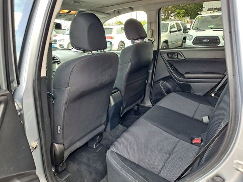 Used 2017 Subaru Forester 2.5i Premium image 9