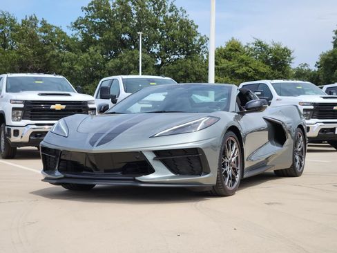Used 2024 Chevrolet Corvette Stingray Premium Conv w/ Z51 Performance Package RWD image 3
