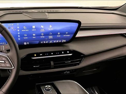 Used 2025 Buick Enclave Sport Touring w/ Power Package image 7