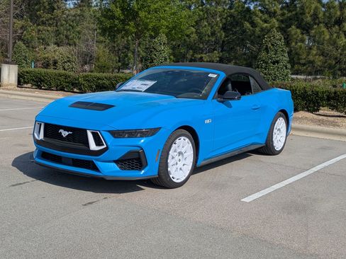 New 2026 Ford Mustang GT Premium w/ GT Performance Package RWD image 8