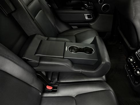 Used 2018 Land Rover Range Rover HSE image 12