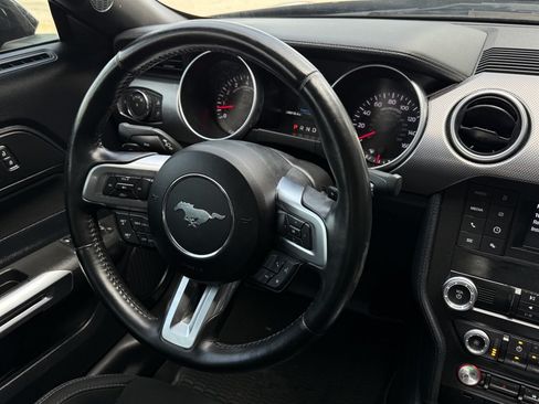 Used 2019 Ford Mustang GT RWD image 22