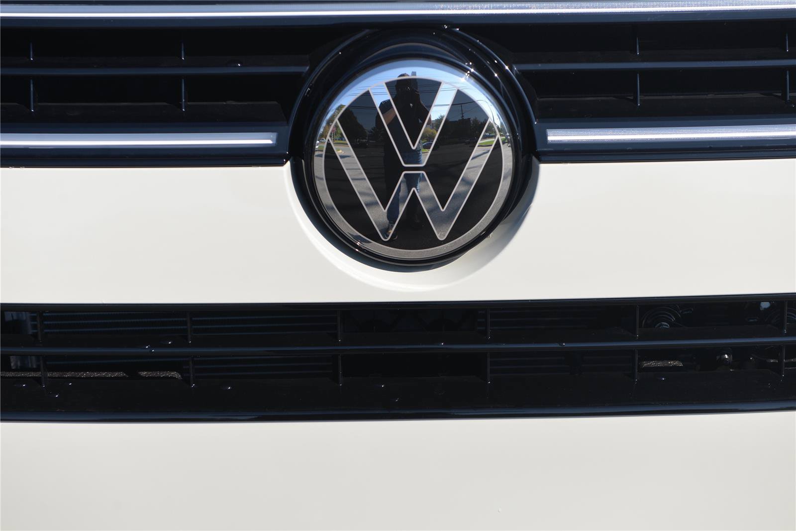 New 2027 Volkswagen Atlas SEL R-Line AWD/4WD image 9