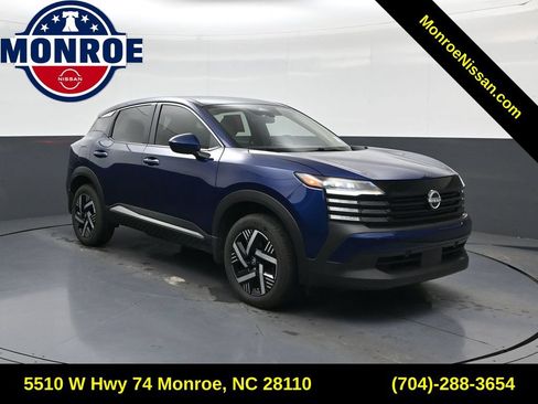 Used 2025 Nissan Kicks SV FWD image 1