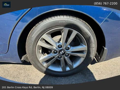 Used 2017 Hyundai Elantra SE image 14